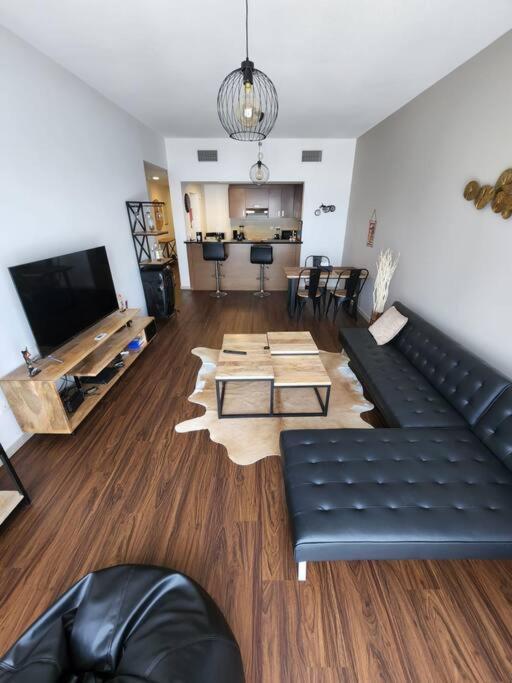 아부다비 Cozy 1Br In Iconic Tower 아파트 외부 사진
