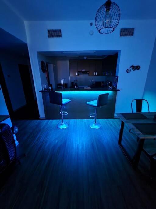 아부다비 Cozy 1Br In Iconic Tower 아파트 외부 사진