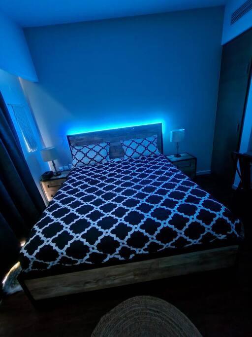 아부다비 Cozy 1Br In Iconic Tower 아파트 외부 사진